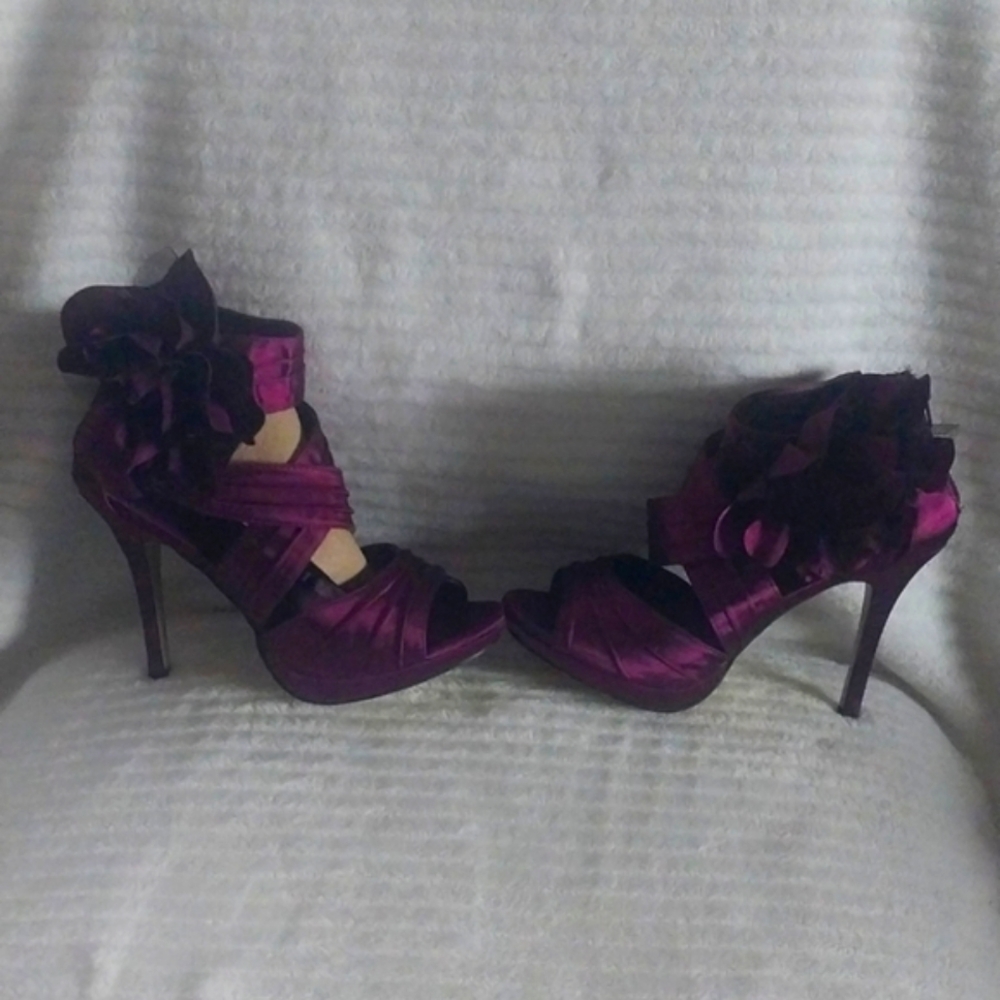 Mascotte sandal in size 8 1/2 Purple